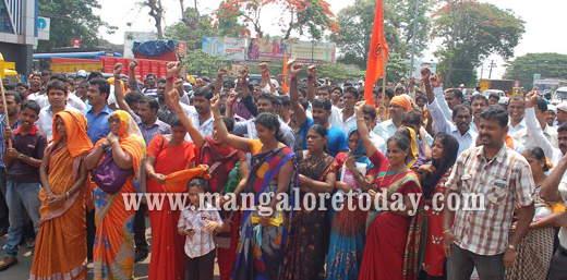 VHP protest3